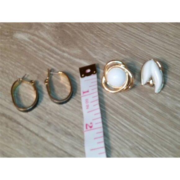 BUNDLE lot 3 Vintage Monet Earrings Gold Tone statement - Picture 4 of 4